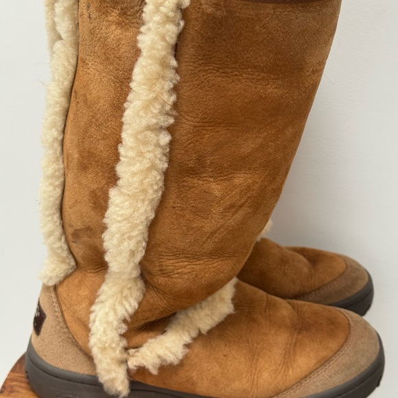 Tall Ugg Boots Shearling-Lined Boots - Picture 5 of 5